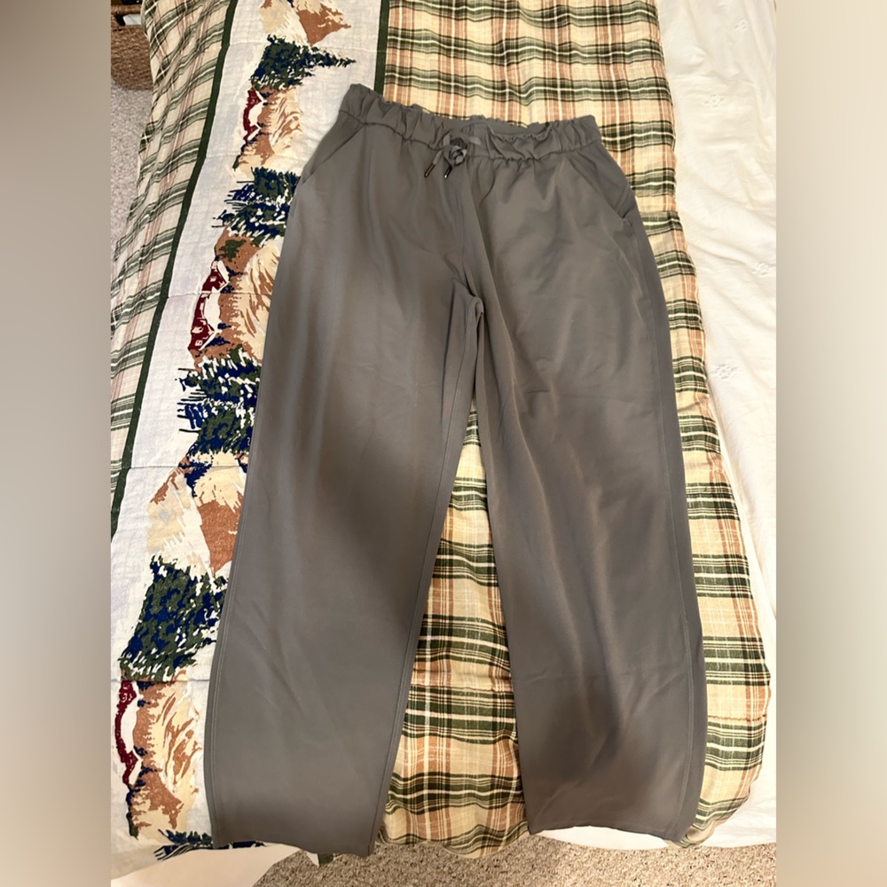 Lululemon Pants, size 10. In great condition.